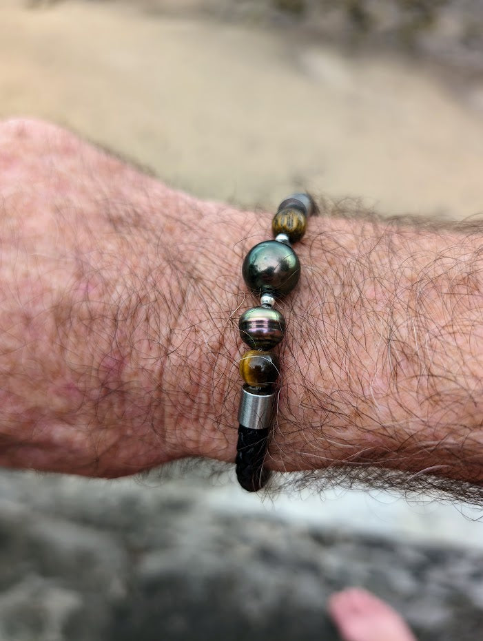 Bracelet avec 2 perles et 2 pierres 